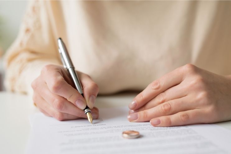 Signing Divorce Paperwork - Do It Yourself Divorce in AZ
